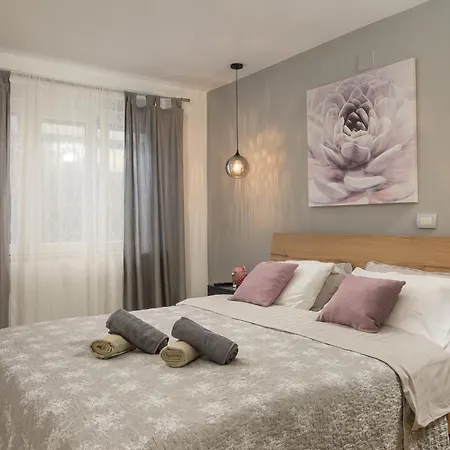 Lavanda Maslina - New Luxury شقة *