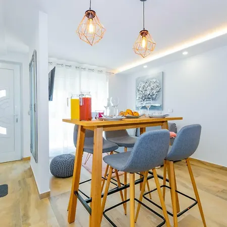 Lavanda Maslina - New Luxury شقة