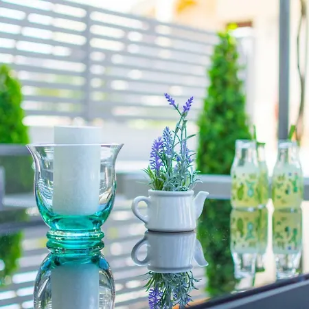 Lavanda Maslina - New Luxury شقة