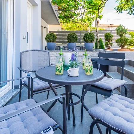 Lavanda Maslina - New Luxury بولا